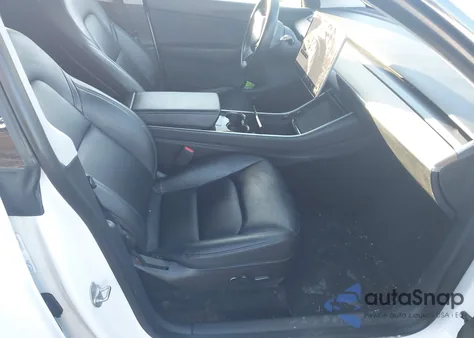 2020 Tesla Model Y Long Range Dual Motor All-Wheel Drive z USA, uszkodzony, nr VIN 5YJYGDEEXLF037010